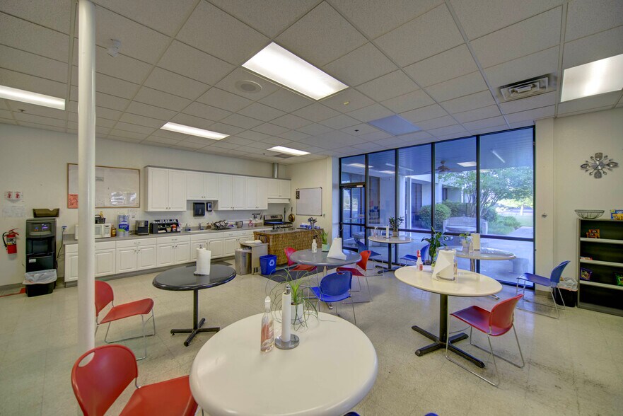 More Photos Of 1065 Marauder St, Chico Manufacturing For Sale