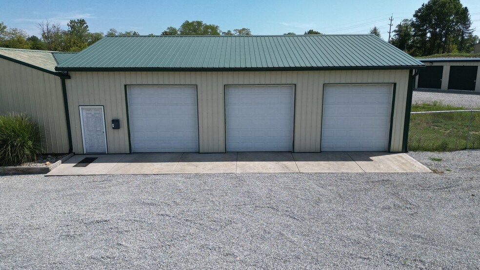 More Photos Of 3540 Eden Rd, Georgetown Auto Salvage Facility For Lease