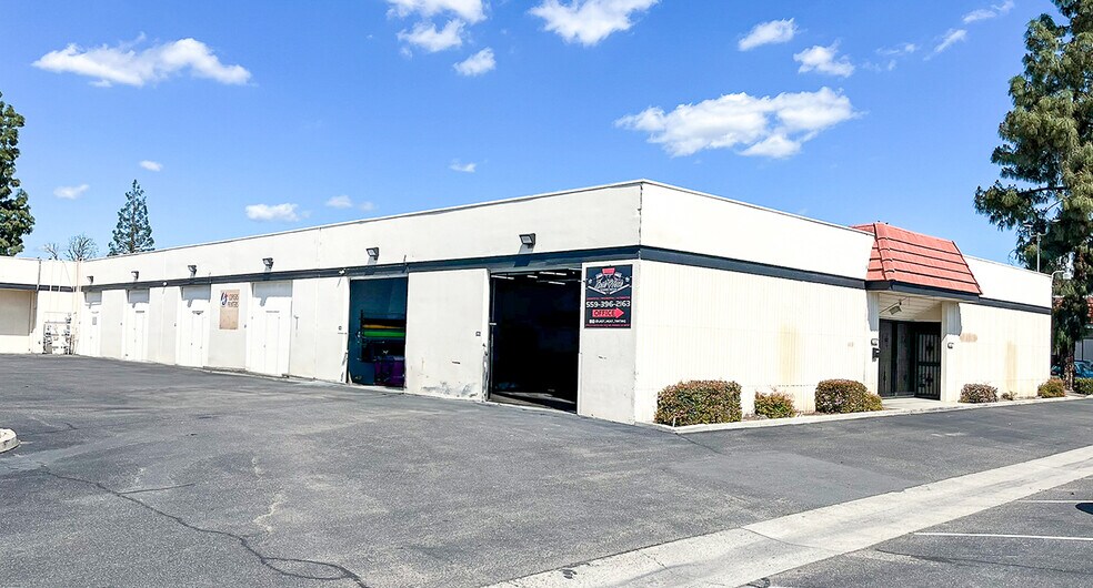 More Photos Of 2750 N Clovis Ave, Fresno Warehouse For Lease