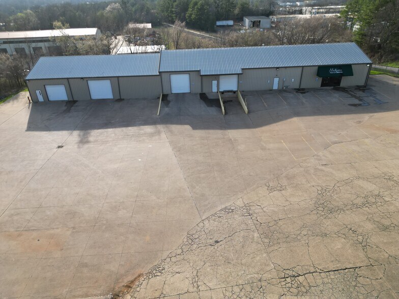 More Photos Of 301 S Southeast Loop 323, Tyler Showroom For Lease