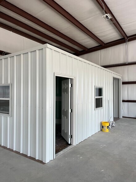 More Photos Of 8110 Old Hwy 81, Temple Unknown For Lease