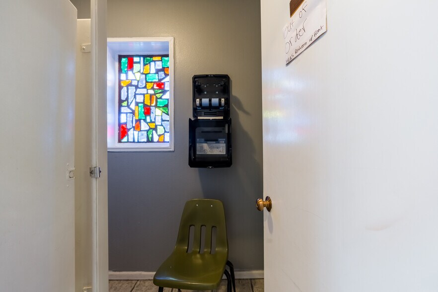 More Photos Of 1809 34th St, Lubbock Religious Facility For Sale