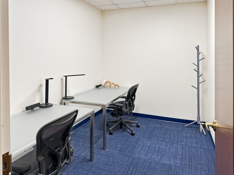 More Photos Of 1 Crossroads Dr, Bedminster Coworking Space