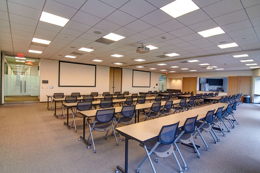 More Photos Of 5847 San Felipe St, Houston Office For Lease