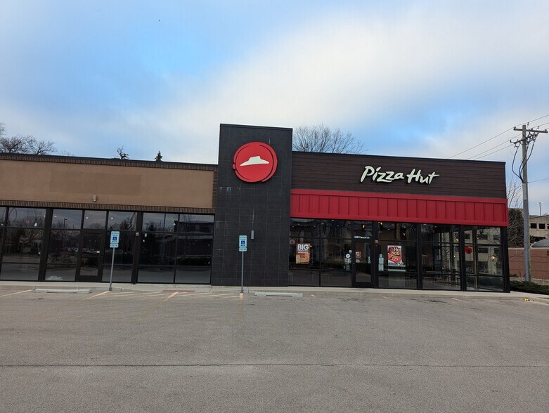 More Photos Of 701 W Lincoln Hwy, Dekalb Office For Lease