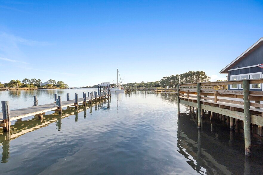 More Photos Of 275 Timber Island Rd, Carrabelle Restaurant For Sale