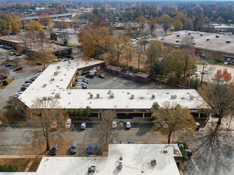 More Photos Of 814 Tyvola Rd, Charlotte Unknown For Lease