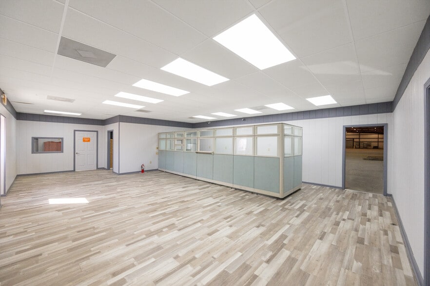 More Photos Of 19225 Main St W, Huntingdon General Retail For Sale