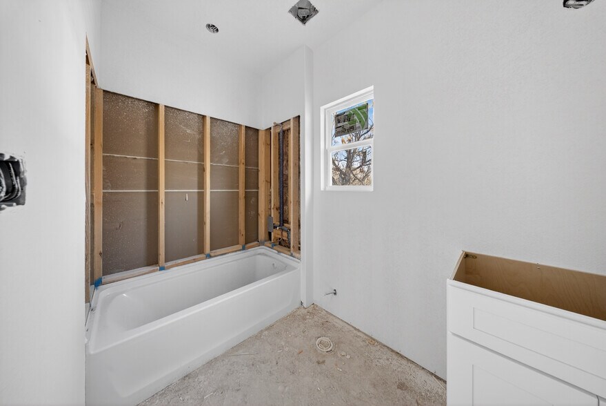 More Photos Of 525 Dakota St, San Antonio Multifamily For Sale