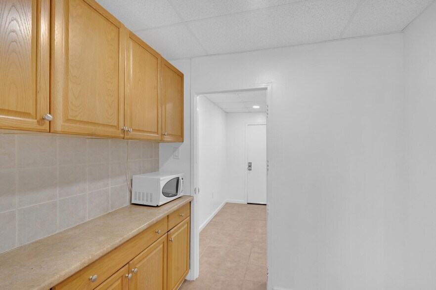 More Photos Of 5565 Columbia Pike, Arlington Multifamily For Sale