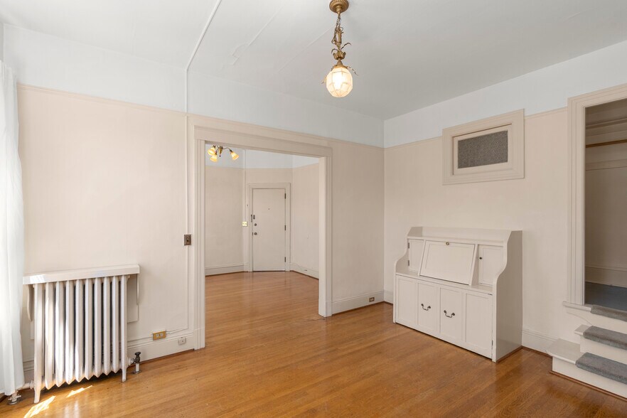 More Photos Of 714-716 NW 24th Pl, Portland Apartments For Sale