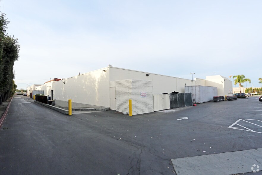 More Photos Of 610-642 S Brookhurst St, Anaheim Storefront For Lease