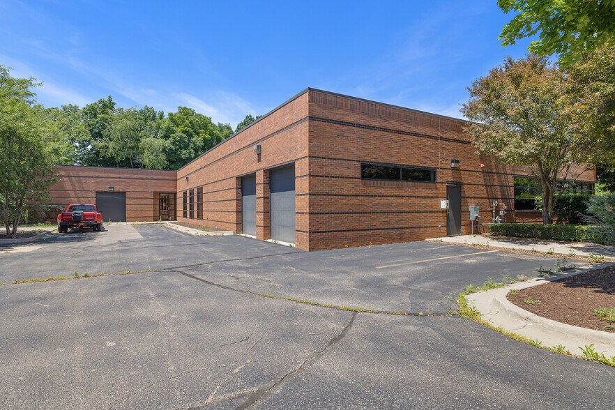 More Photos Of 22550 Hall Rd, Clinton Township Office For Sale