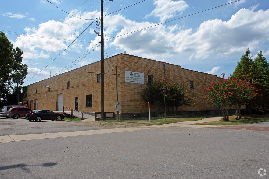 More Photos Of 80 S 4th St, Fort Smith Warehouse For Lease