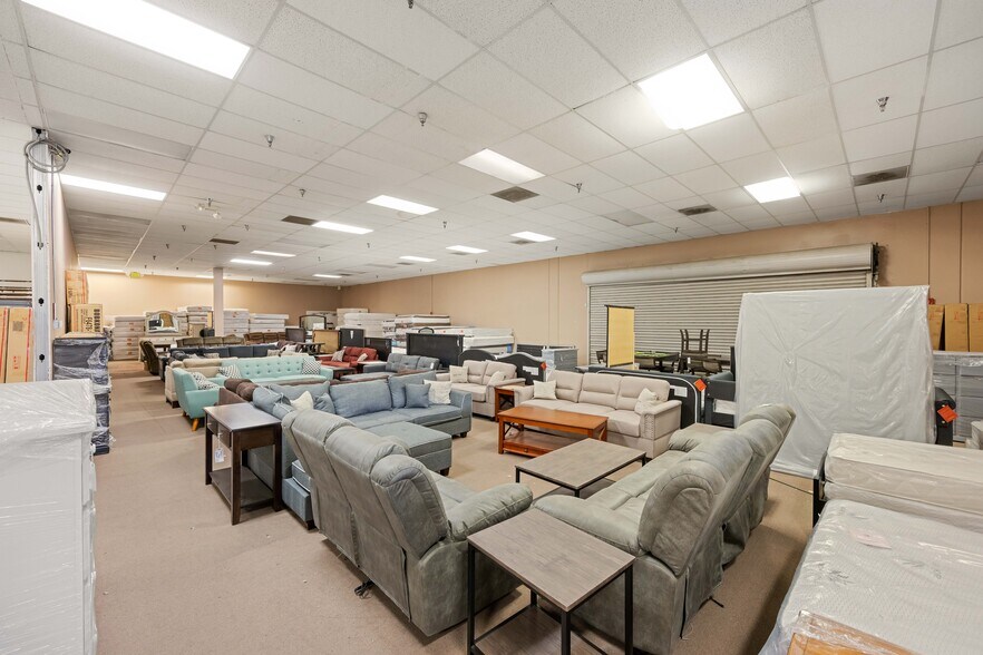 More Photos Of 44201-44247 N 10th St W, Lancaster Unknown For Lease