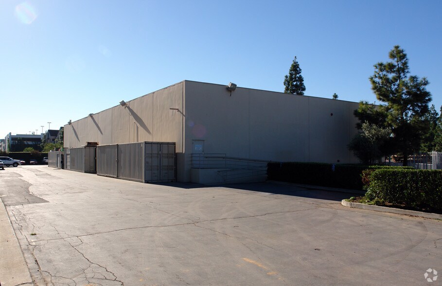 More Photos Of 750 S Douglas St, El Segundo Flex For Lease