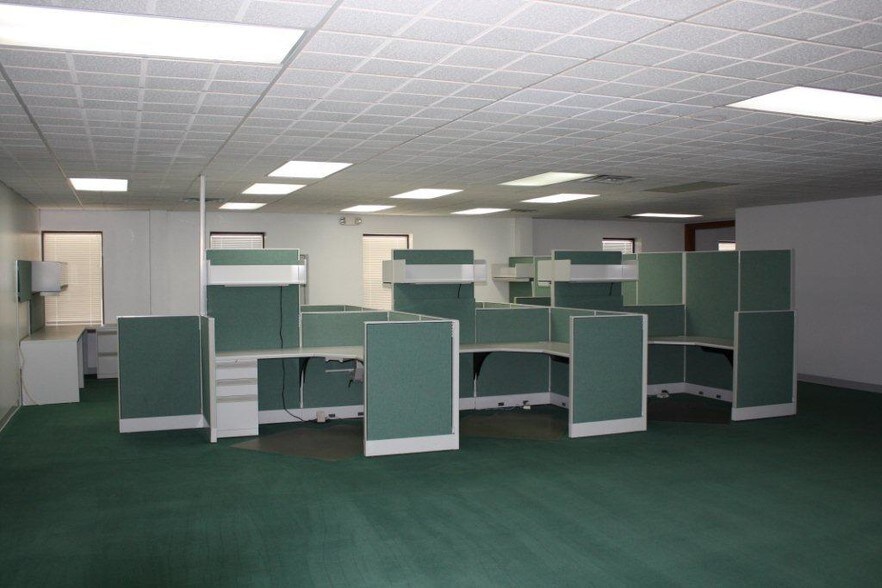 More Photos Of 13720 E 42nd Ter, Independence Office For Lease