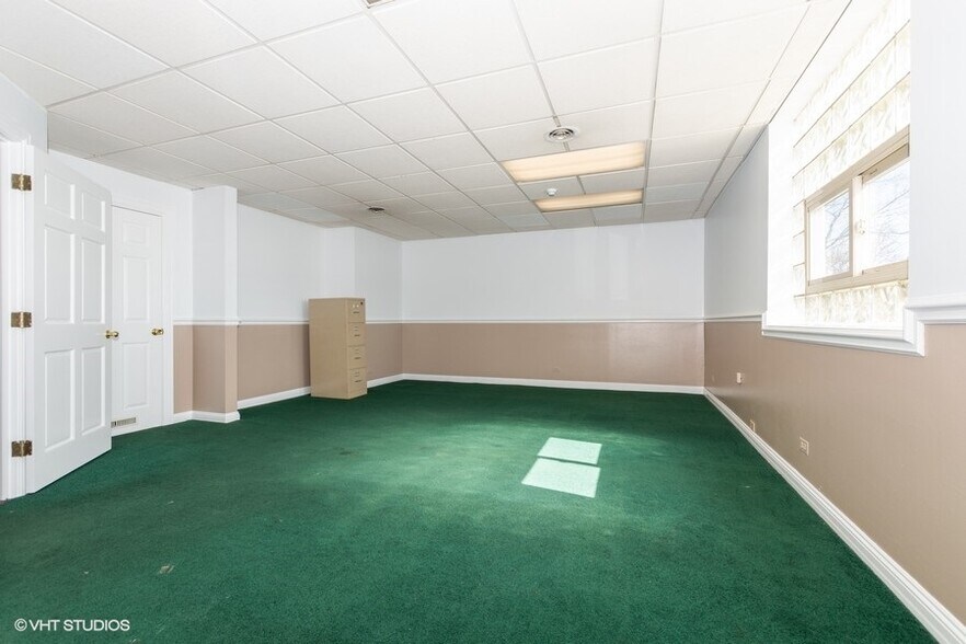 More Photos Of 9201-9207 S Keating, Oak Lawn Self Storage For Lease