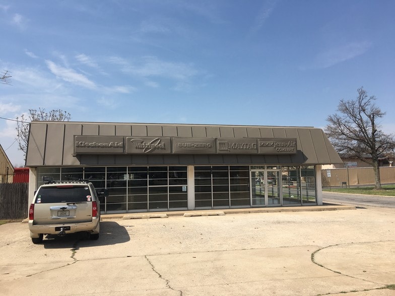Primary Photo Of 3431 N Macarthur Blvd, Oklahoma City Freestanding For Lease