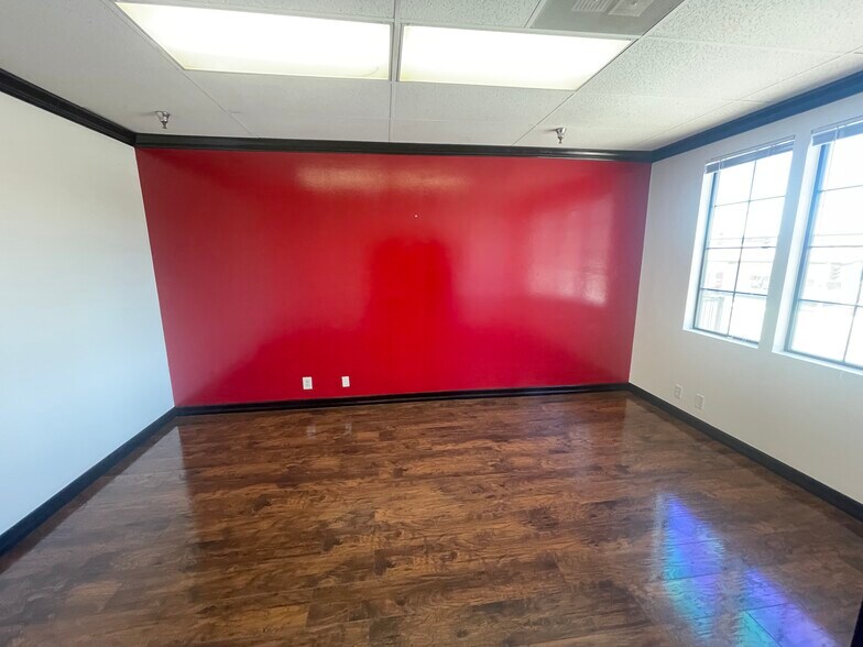 More Photos Of 902 N Grand Ave, Santa Ana Medical For Sale