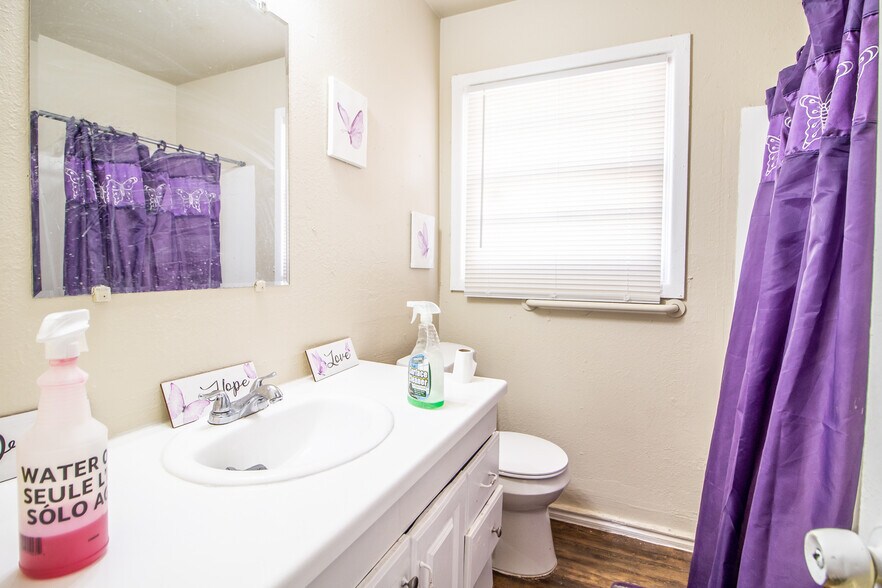 More Photos Of 2715 E 2nd St, Lubbock Apartments For Sale