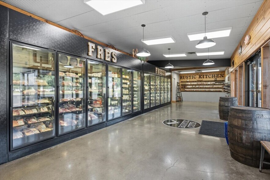 More Photos Of 501 Veterans Memorial Hwy, Council Bluffs Freestanding For Sale