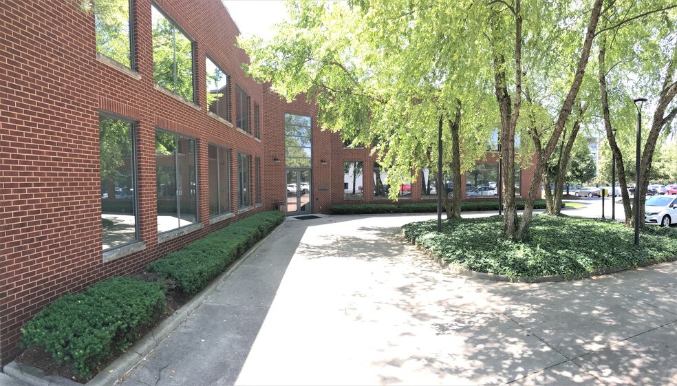 More Photos Of 700 Washington St, Columbus Office For Lease