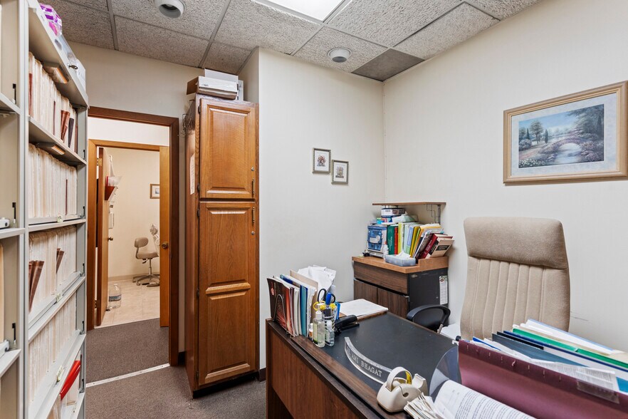 More Photos Of 230 Hilton Ave, Hempstead Office For Sale