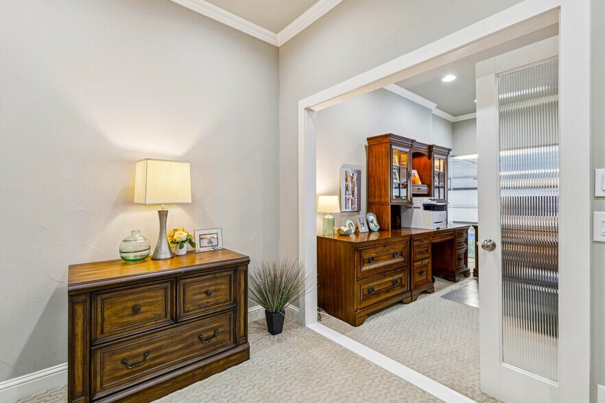 More Photos Of 15809 Addison Rd, Addison Airplane Hangar For Sale