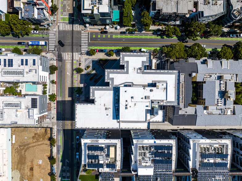 More Photos Of 520 Broadway, Santa Monica Office For Lease