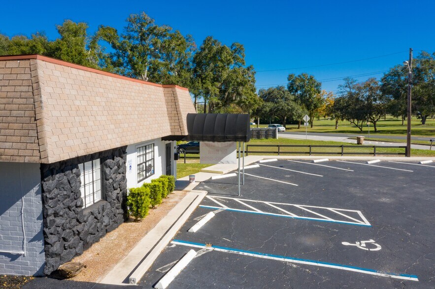 More Photos Of 2945 NE 3rd St, Ocala Office For Sale