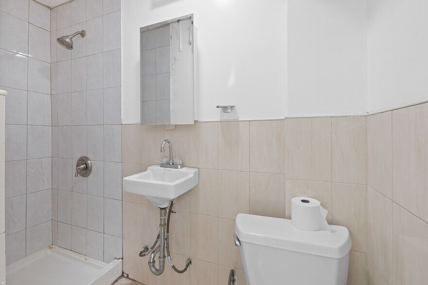 More Photos Of 637 Newark Ave, Jersey City Storefront Retail Residential For Lease