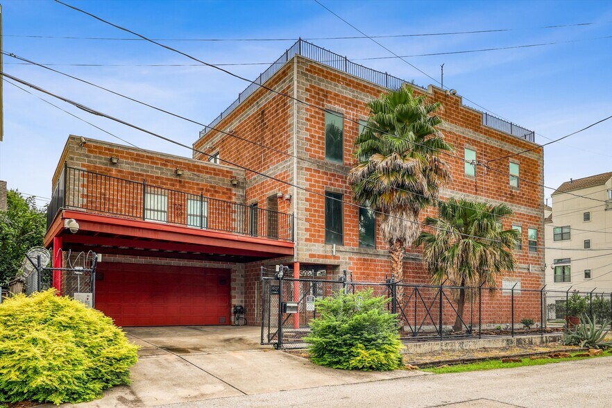 Primary Photo Of 1607 Bonner St, Houston Specialty For Sale