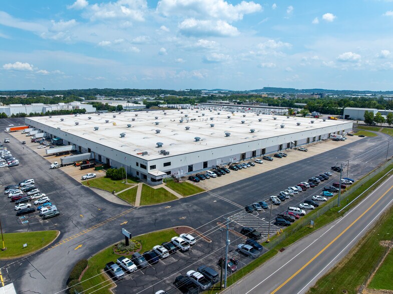 Primary Photo Of 1706 Heil Quaker Blvd, La Vergne Distribution For Lease