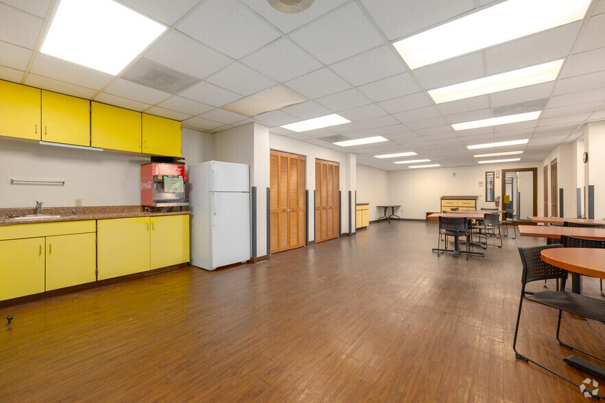 More Photos Of 3901 Carmichael Ave, Jacksonville Medical For Sale