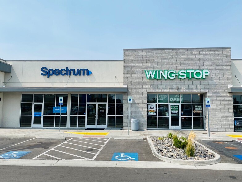 More Photos Of 200 Vista Knoll Pky, Reno General Retail For Lease