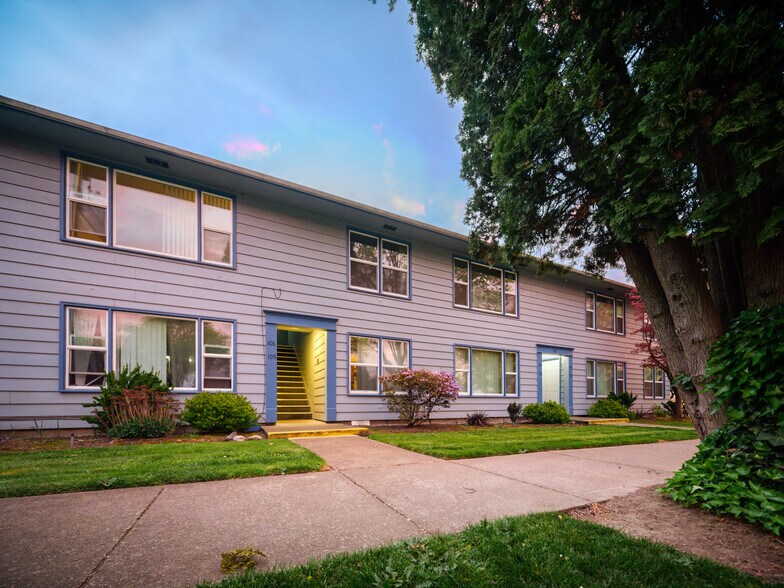 More Photos Of 302 Monmouth Ave S, Monmouth Apartments For Sale
