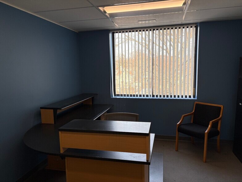 More Photos Of 35 Highland Cir, Needham Medical For Lease