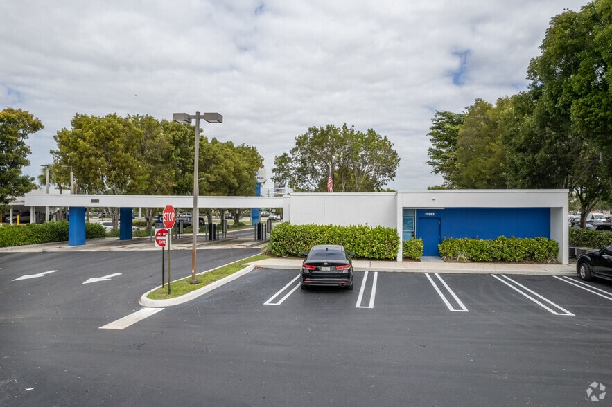 More Photos Of 13501 S Dixie Hwy, Miami Unknown For Lease