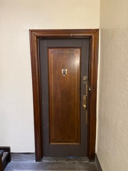More Photos Of 8161 Woodhaven Blvd, Glendale Apartments For Sale