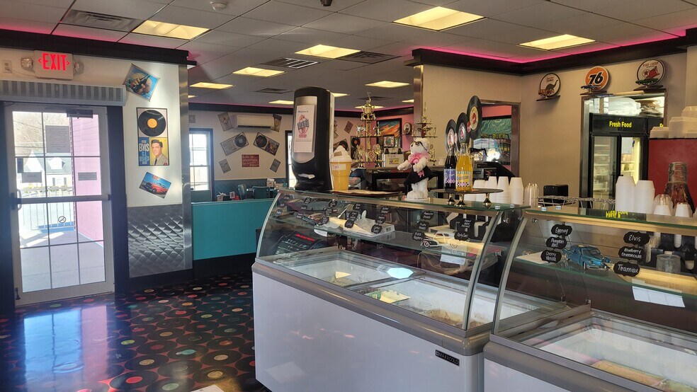 More Photos Of 5684 Sullivan Trl, Nazareth Restaurant For Sale