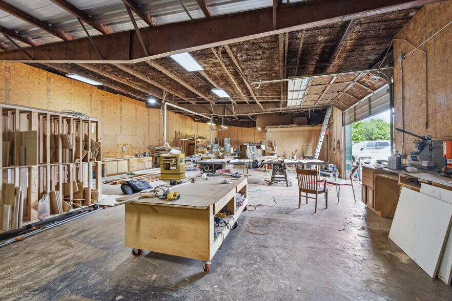 More Photos Of 5641 Wayside Dr, Houston Manufacturing For Sale