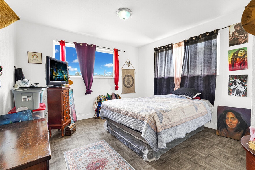 More Photos Of 3066 NW 92nd St & 9164-9174 NW 30 ct, Miami Manufactured Housing Mobile Home Park For Sale