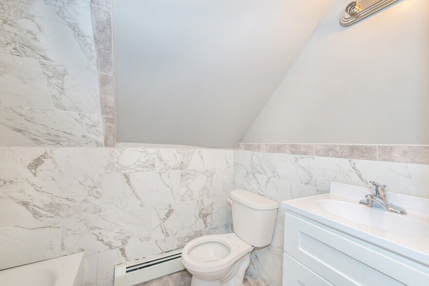 More Photos Of 581 E 18th St, Paterson Storefront Retail Residential For Sale