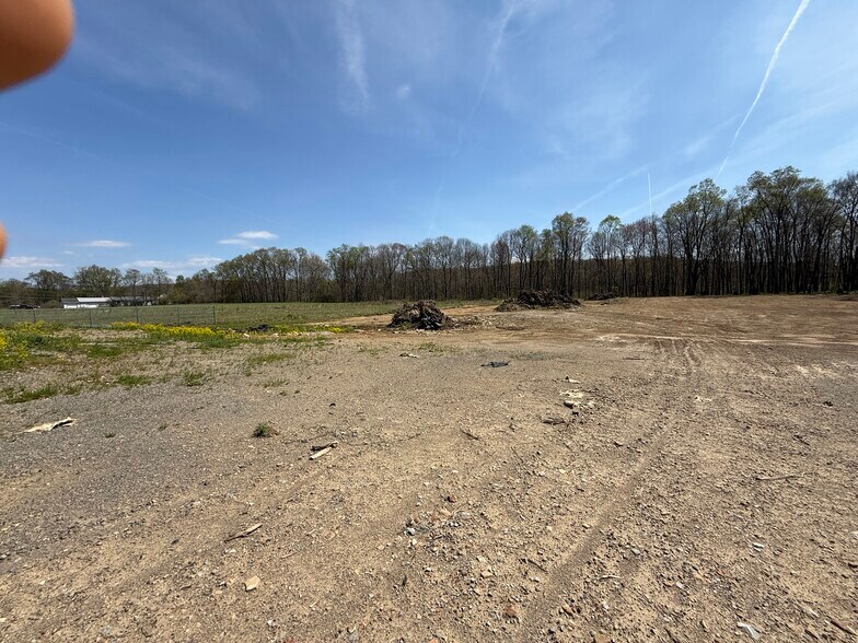 More Photos Of 4881 Pittsburgh Rd, Harrisville Light Distribution For Sale