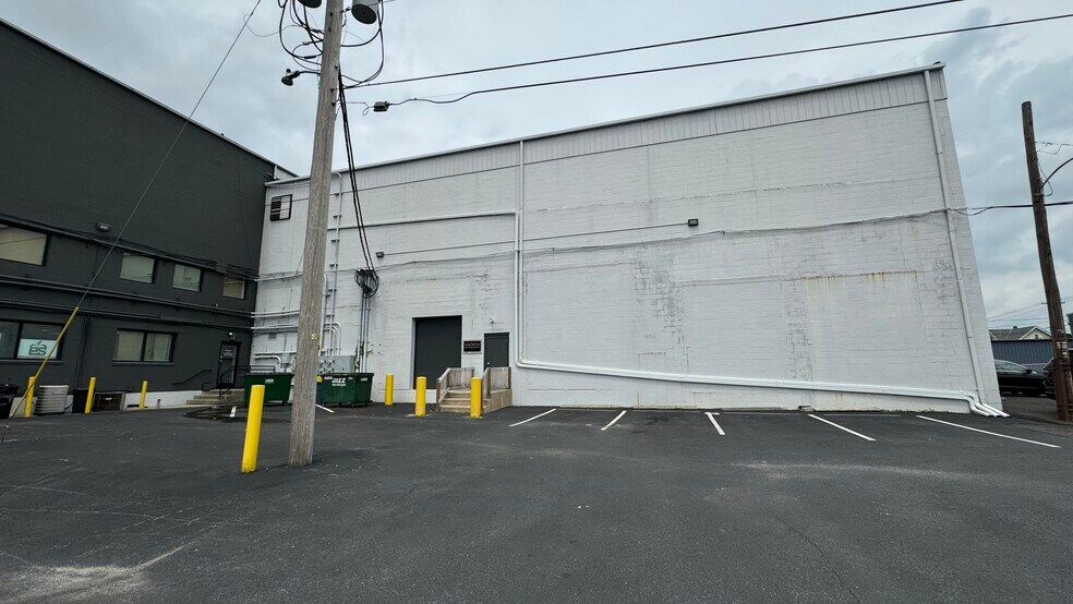 More Photos Of 1727-1801 Union Blvd, Allentown Warehouse For Lease