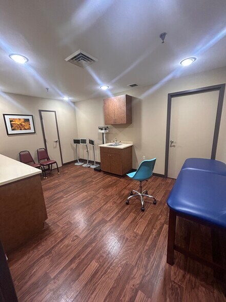 More Photos Of 12205 County Line Rd, Madison Medical For Lease