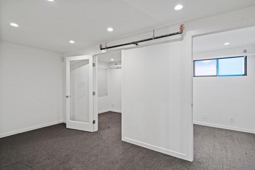 More Photos Of 1010 Commercial St, San Carlos Research And Development For Lease