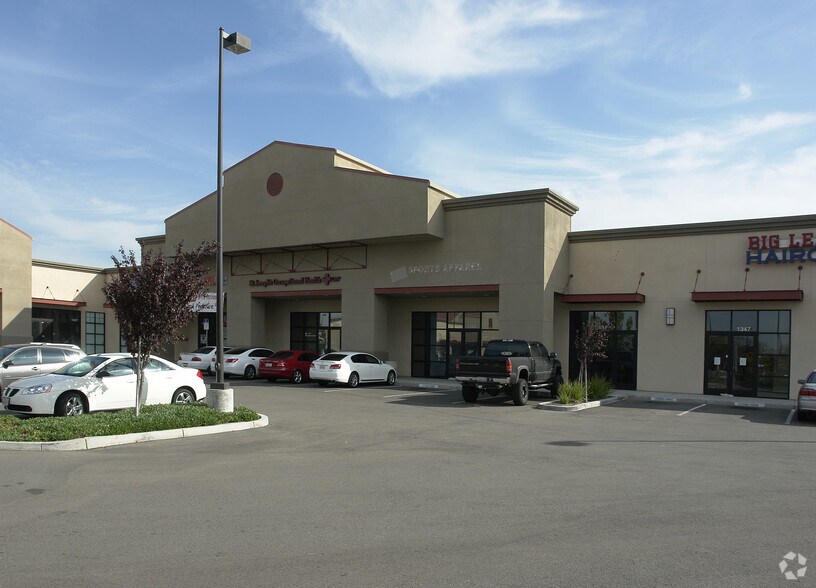 More Photos Of 1321-1349 Historical Plaza Way, Manteca General Retail For Lease