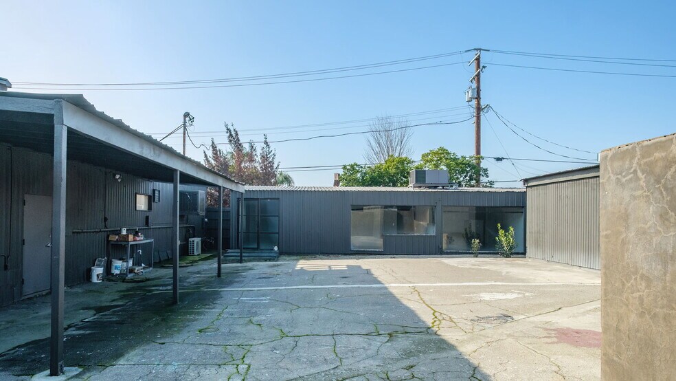 More Photos Of 1520-1528 N Sierra Vista Ave, Fresno Industrial For Sale